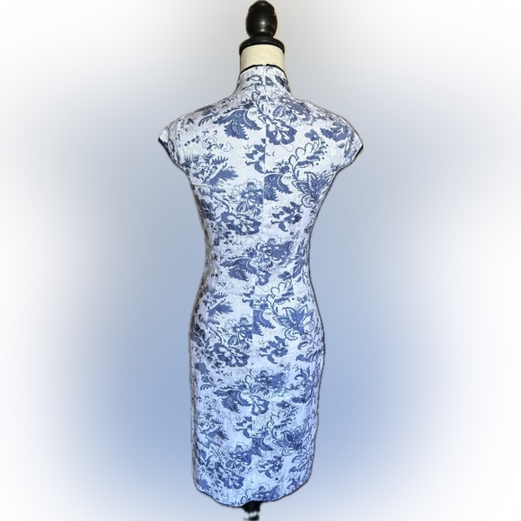 FLORAL HIGH NECK SLIT MIDI DRESS - Picture 3 of 5